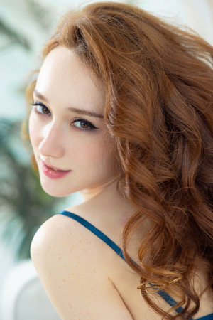 亚洲中文久久精品